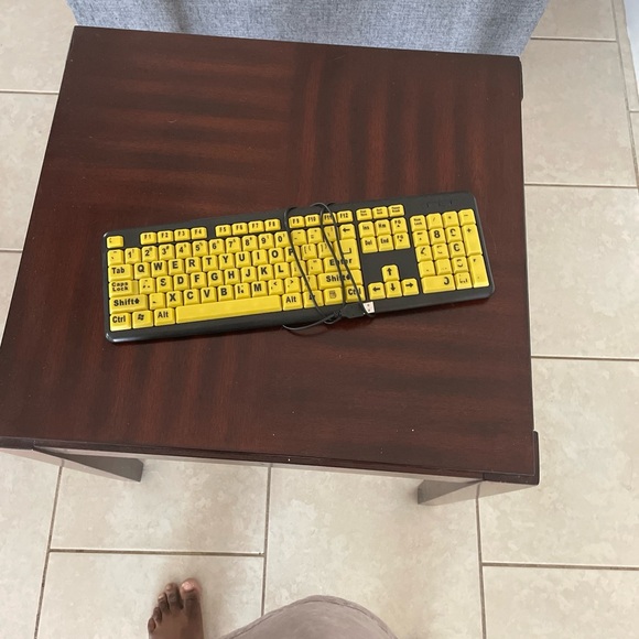 Computer keyboard - Picture 3 of 3